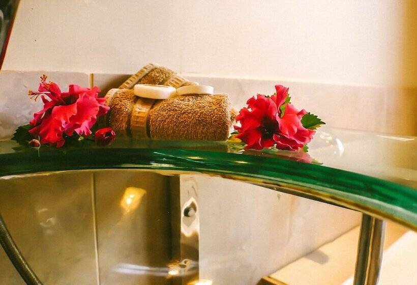 ویلای لوکس 1 خوابه, Muri Beach Resort