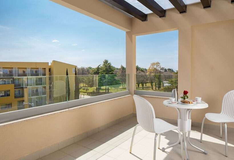 Habitación Premium Vista Piscina, Residence Garden Istra Plava Laguna