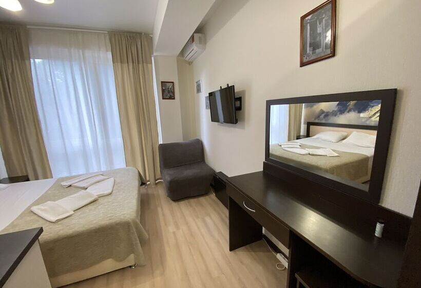 Студио Стандарт с Балконом, Oplot Apartments
