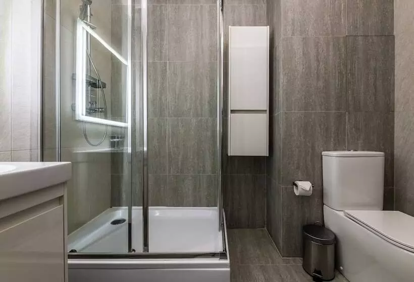 سوییت سوپریور, Oplot Apartments