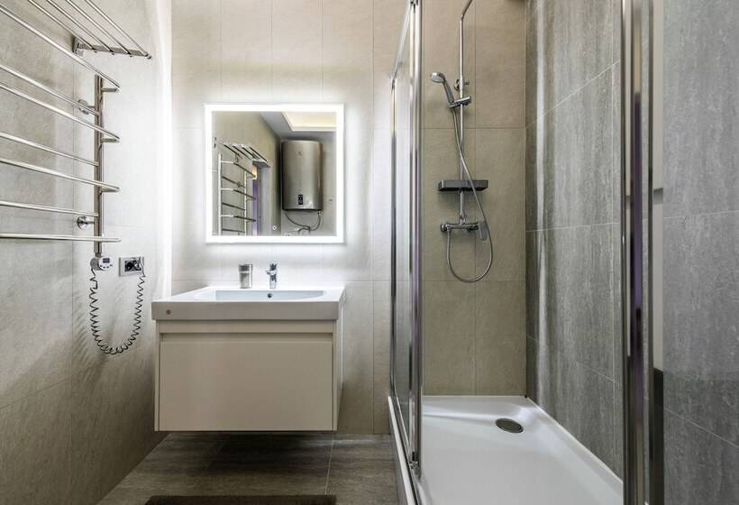 سوییت سوپریور, Oplot Apartments