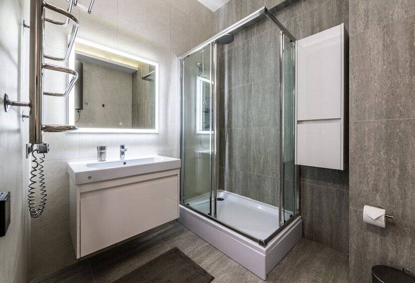 سوییت سوپریور, Oplot Apartments