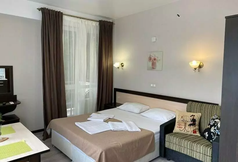 استودیوی سوپریور, Oplot Apartments