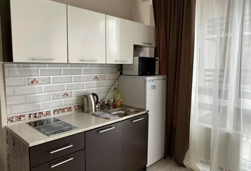 استودیوی سوپریور, Oplot Apartments