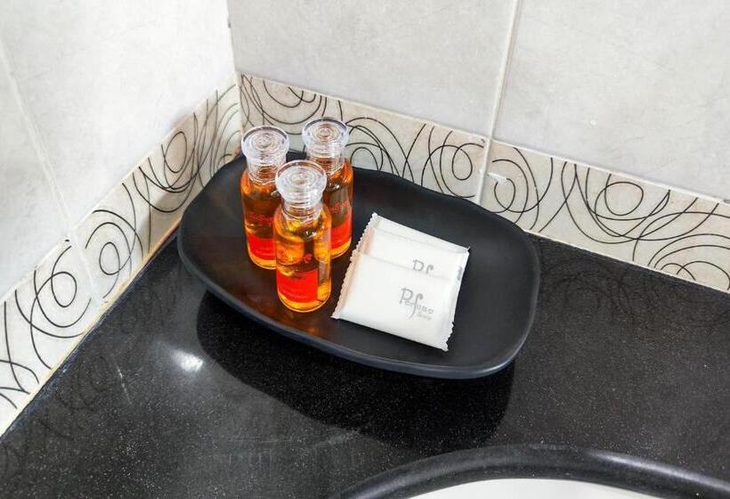 标准三人间, Le Nara Residence