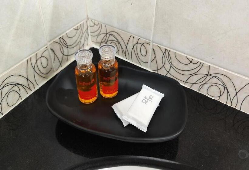 带大床的豪华间, Le Nara Residence