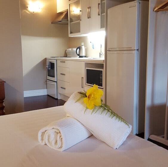 디럭스 스튜디오, Seaport Village