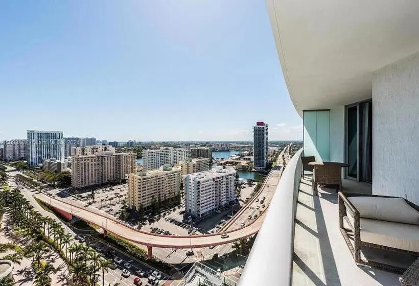 スイート, Upscale Comfort And Breathtaking Views At H Hollywood Residences By Zelloo