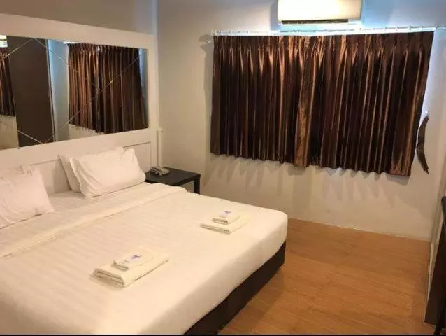 スタンダードルーム, Bed By Cruise Hotel At Samakkhi Tivanont