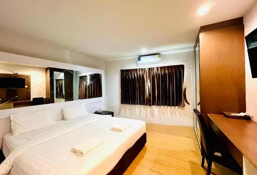 スタンダードルーム, Bed By Cruise Hotel At Samakkhi Tivanont