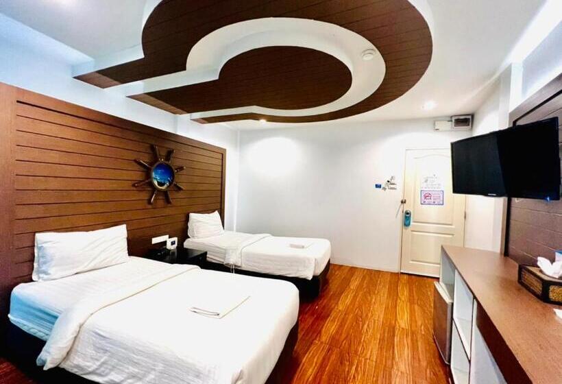اتاق استاندارد, Bed By Cruise Hotel At Samakkhi Tivanont