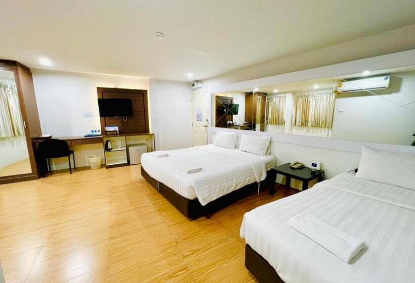 اتاق استاندارد سه نفره, Bed By Cruise Hotel At Samakkhi Tivanont