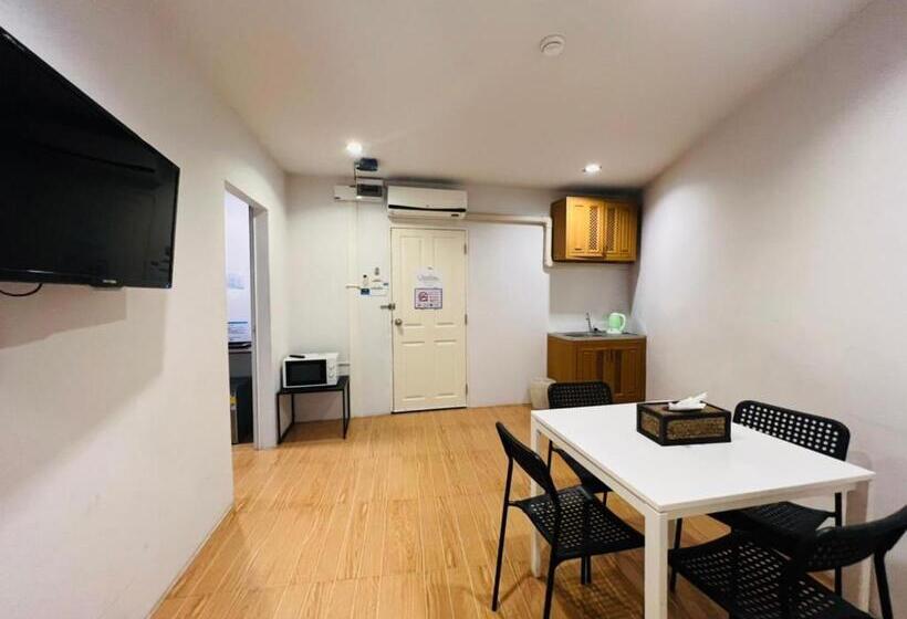 اتاق استاندارد چهار تخته, Bed By Cruise Hotel At Samakkhi Tivanont