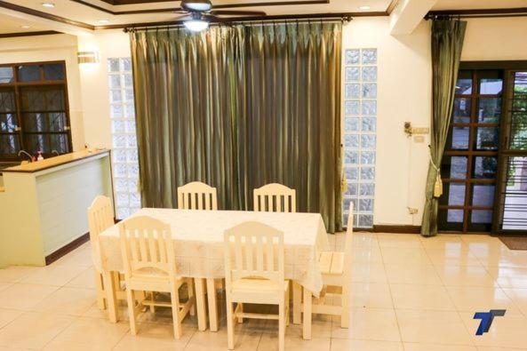 ویلای 2 خوابه, Bed By Cruise Hotel At Samakkhi Tivanont