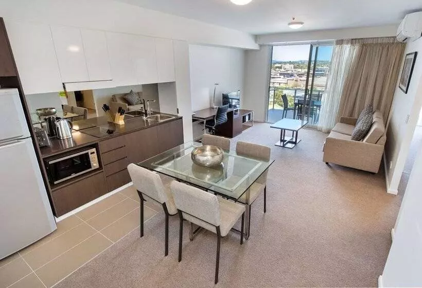 1 Bedroom Apartment River View, Empire Apartment Hotel Rockhampton