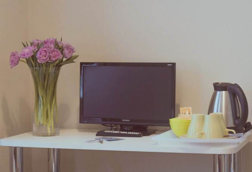 Camera Tripla Superiore, Agios