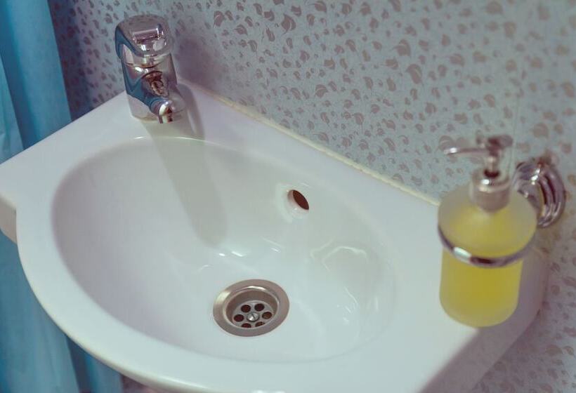 Camera Superiore, Agios