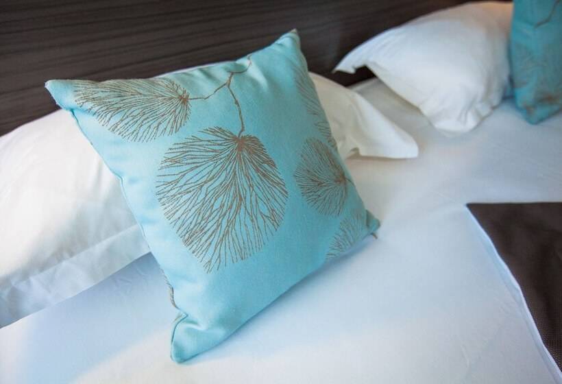 コンフォートルーム, Hôtel Restaurant Bel Air Crevin   Axe Rennes Nantes