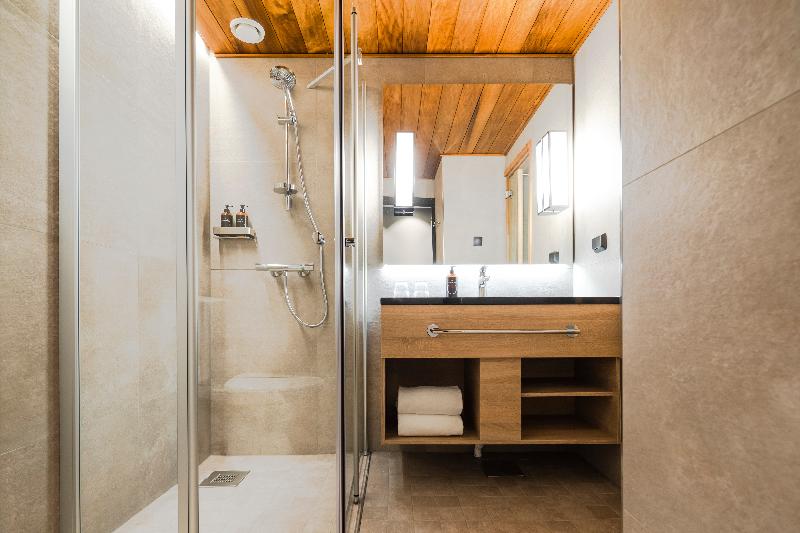 جناح جونيور, Boutique Villa Roma