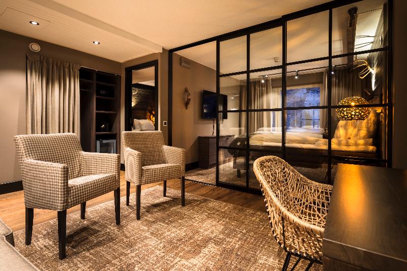 جناح جونيور, Boutique Villa Roma