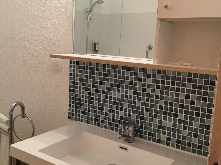 اتاق استاندارد با بالکن, Contact Hôtel Le Saint Rémy   Chalon Sud
