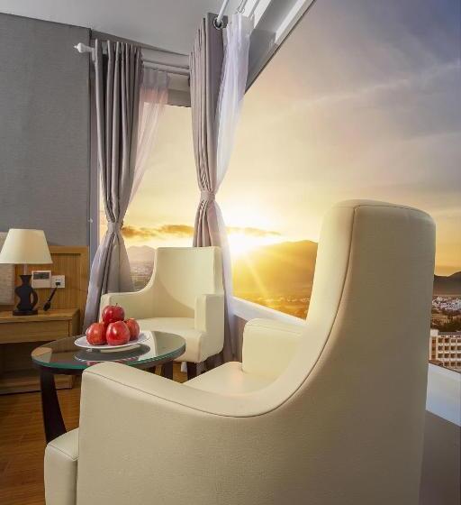 수피리어 룸 도시 전망, Dendro Gold