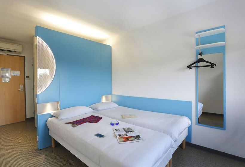 Номер Стандарт, First Inn Hotel Blois
