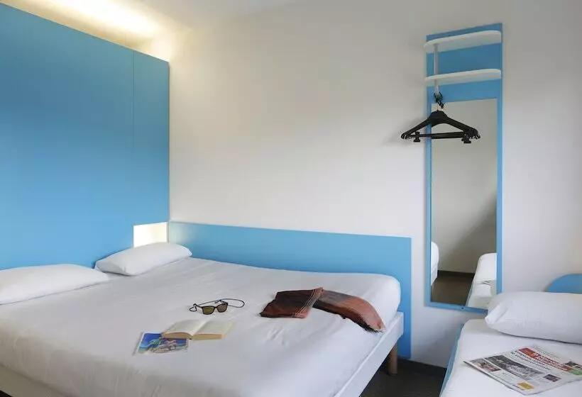 اتاق استاندارد سه نفره, First Inn Hotel Blois