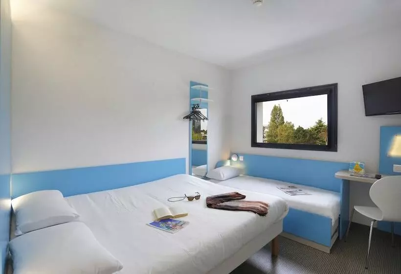 اتاق استاندارد سه نفره, First Inn Hotel Blois