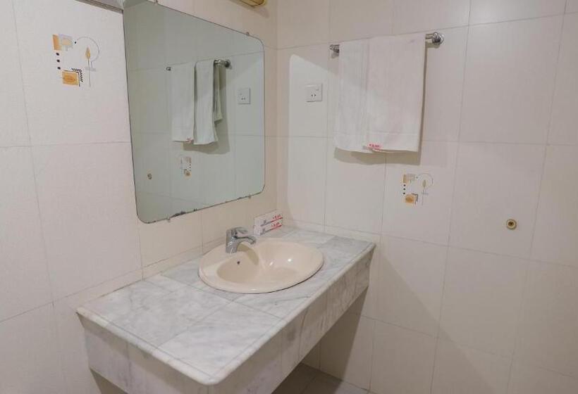 اتاق استاندارد یک نفره, Metro International