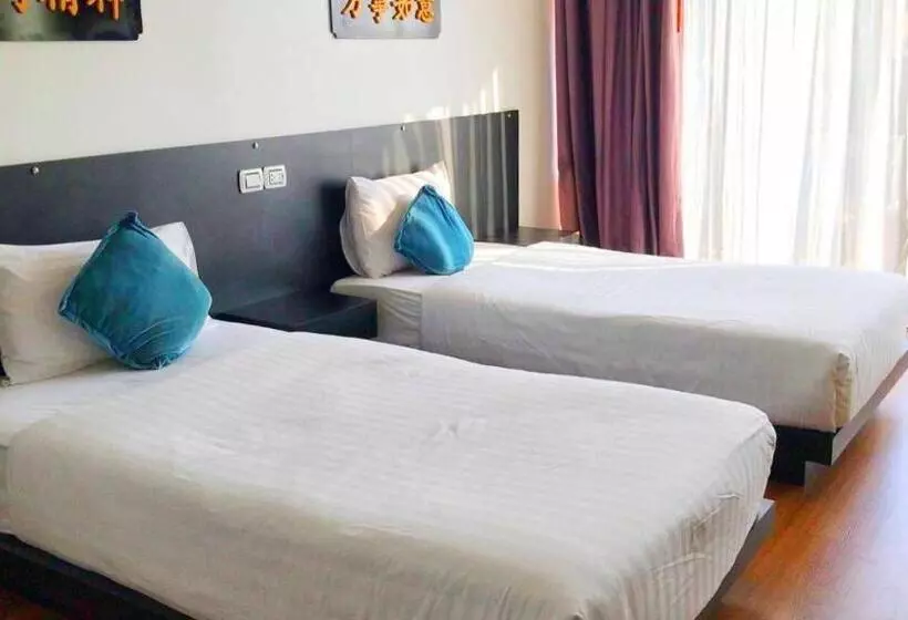 Cameră Standard cu Vedere la Piscină, Z&z House