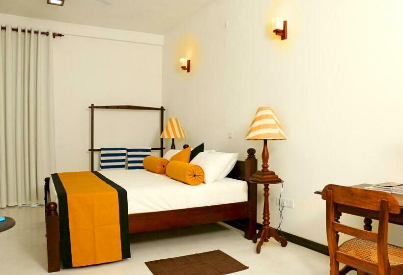 스위트, Surf Station