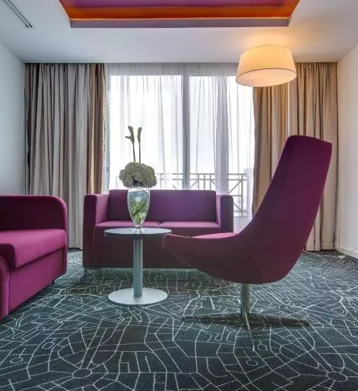 スイート, Park Inn By Radisson Dammam