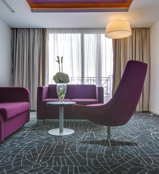 سوییت با چشمانداز دریا, Park Inn By Radisson Dammam