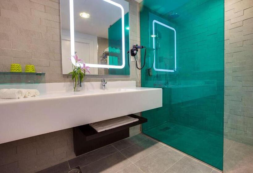 سوییت با چشمانداز دریا, Park Inn By Radisson Dammam