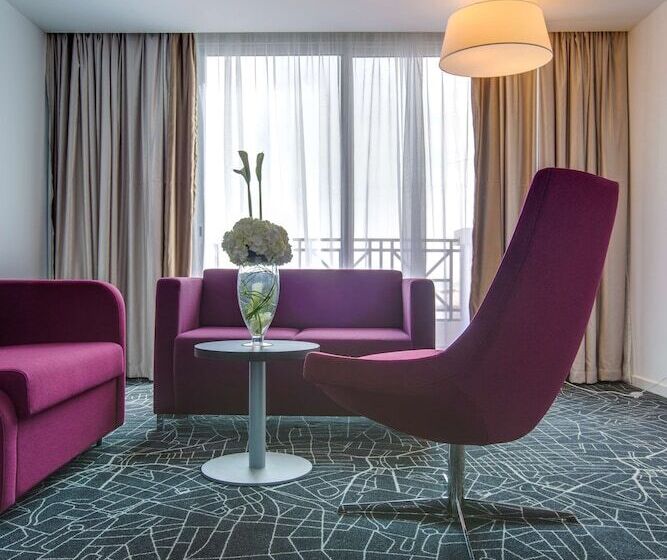 سوییت با چشمانداز دریا, Park Inn By Radisson Dammam