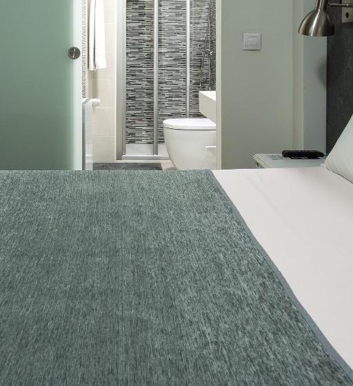 标准间, Pensión Laurel