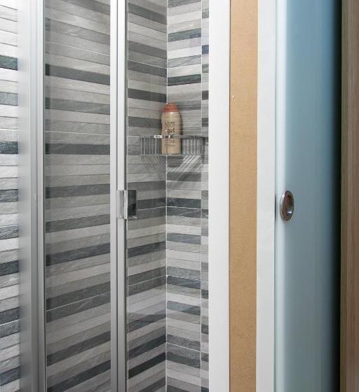 标准间, Pensión Laurel