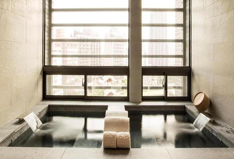 سوئیت با بالکن, Royal Beitou