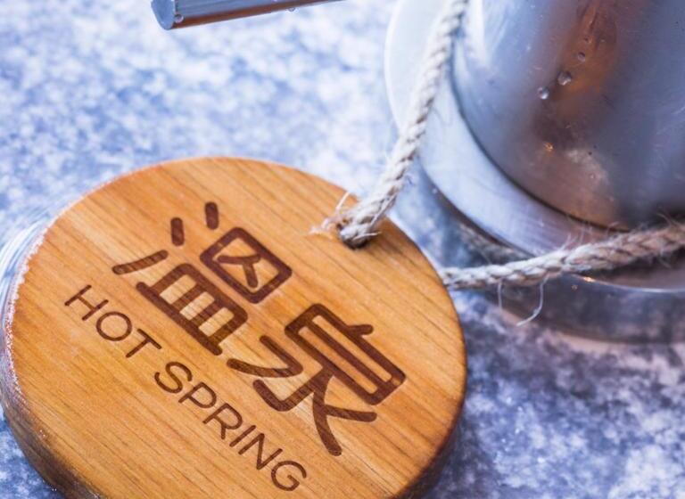 اتاق استاندارد چهار تخته, Royal Beitou