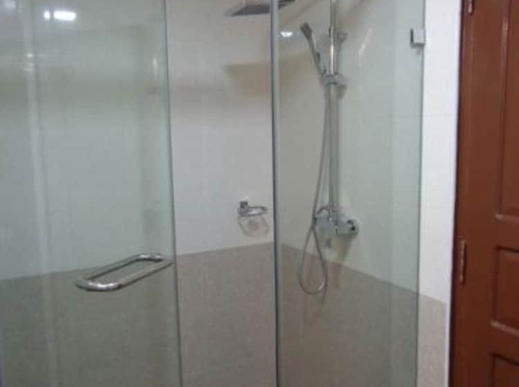 اتاق سوپریور, Royal Khattar