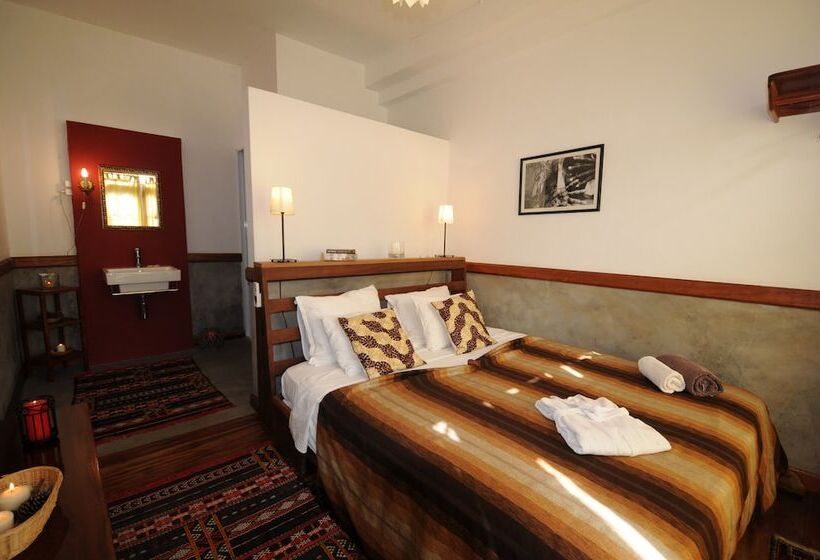 اتاق استاندارد, The Colonial Guest House