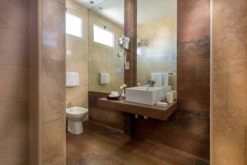 اتاق استاندارد, The Colonial Guest House