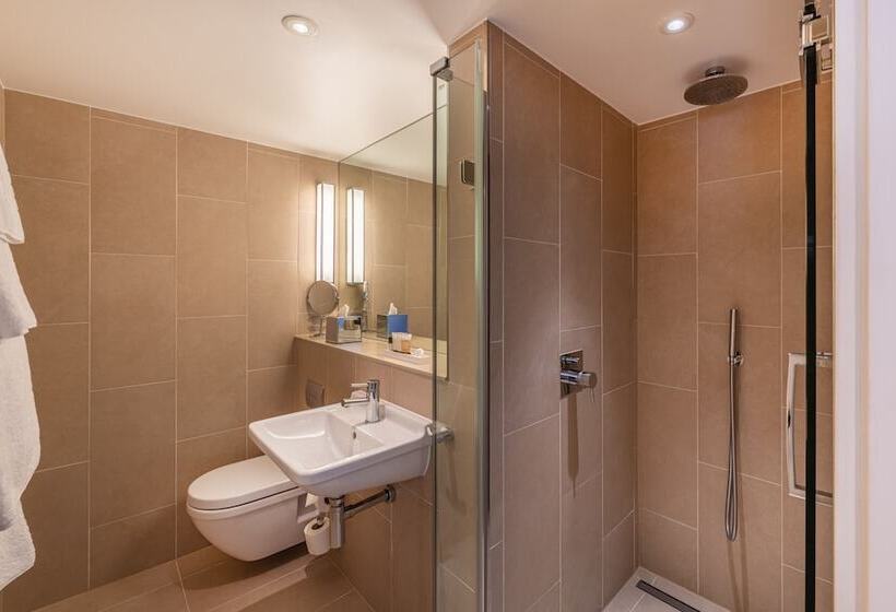 标准间, The Resident Victoria