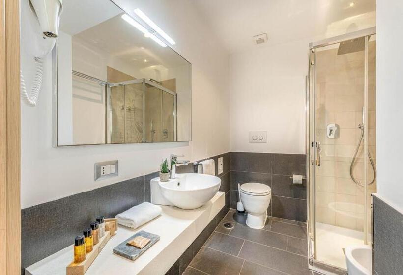 스탠다드 트리플 룸, Trevi Palace