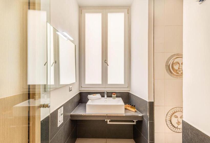 수피리어 룸, Trevi Palace