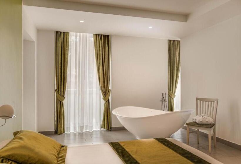 디럭스 스위트, Trevi Palace