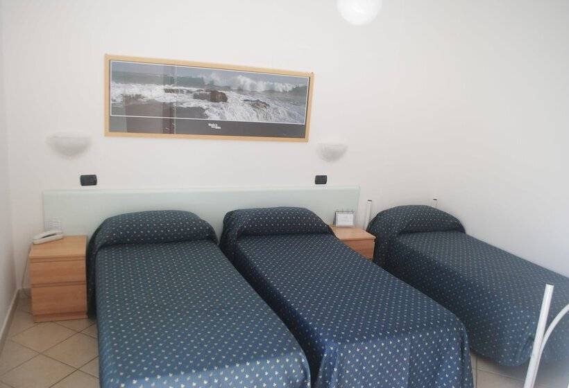 标准三人间, Villa Wanda