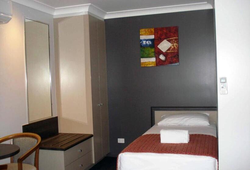 标准间, Oakey Motor Inn