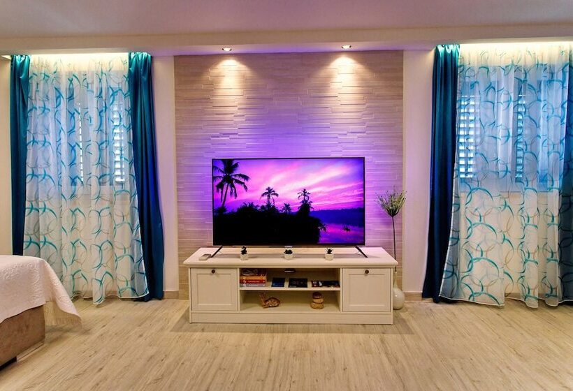 디럭스 룸, House Sandra